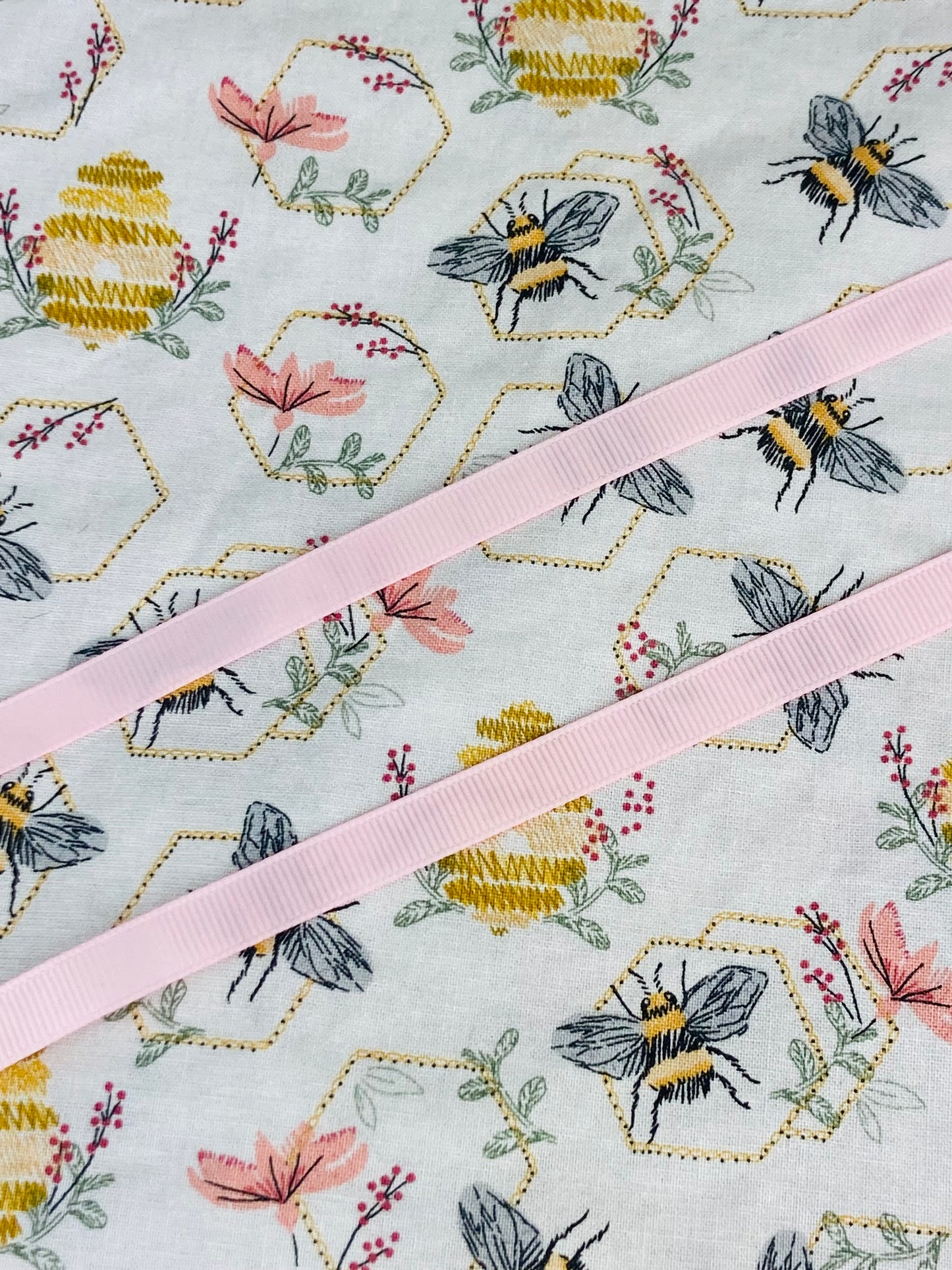 Bees on Cream Women's Tieback Hat