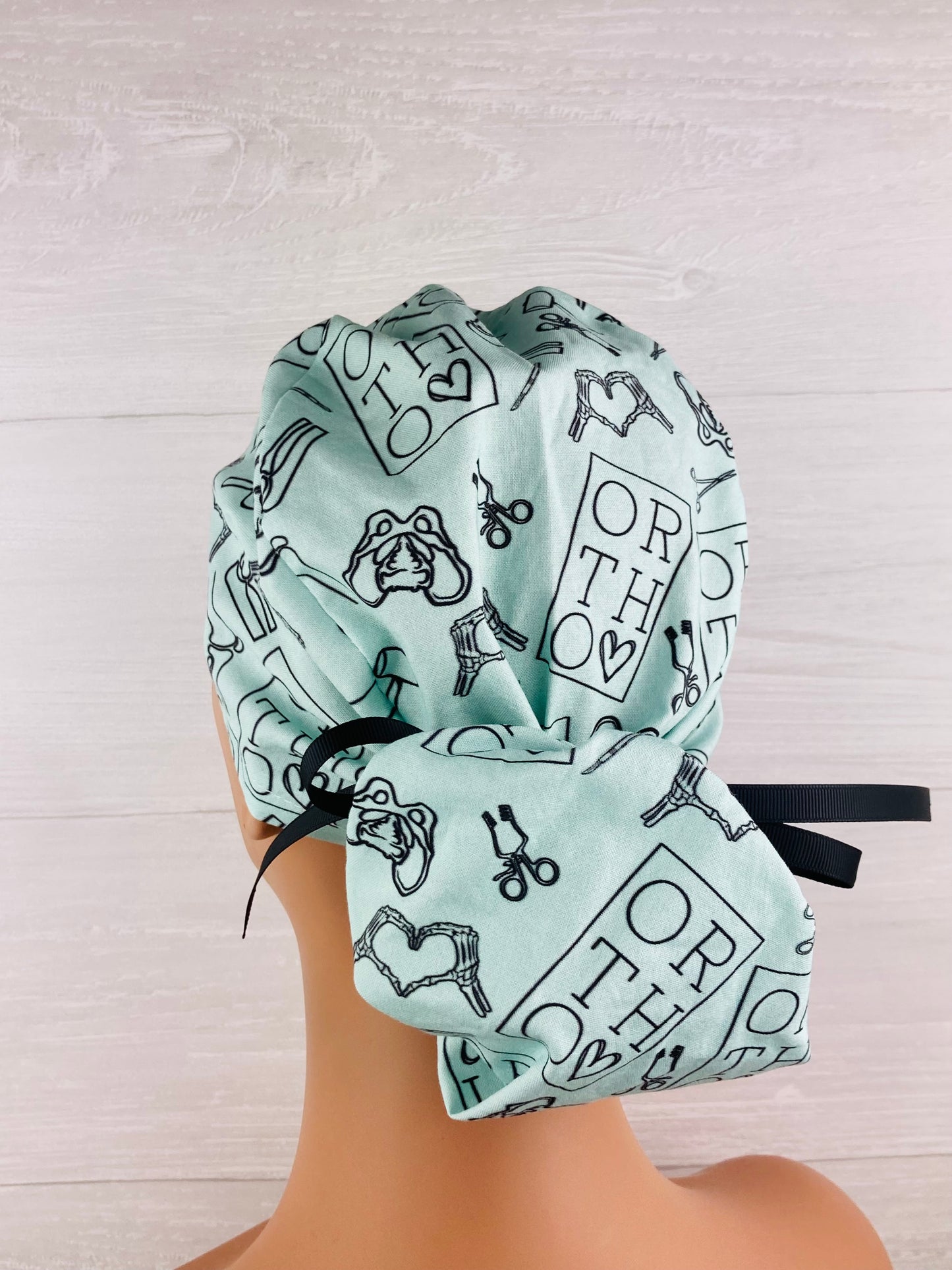 Ortho Love Mint Ponytail Scrub Cap