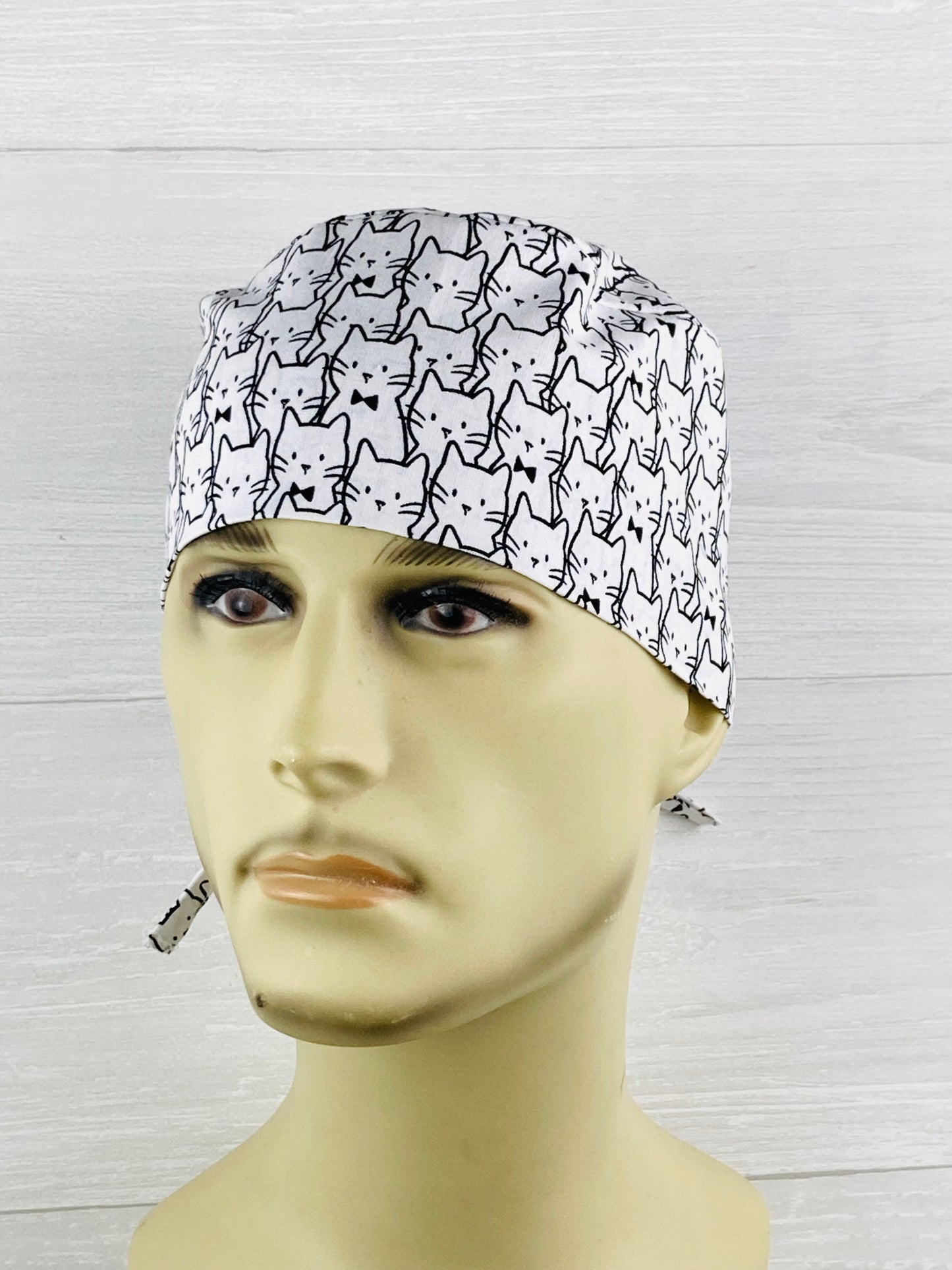 Cats on White Men’s Scrub Hat