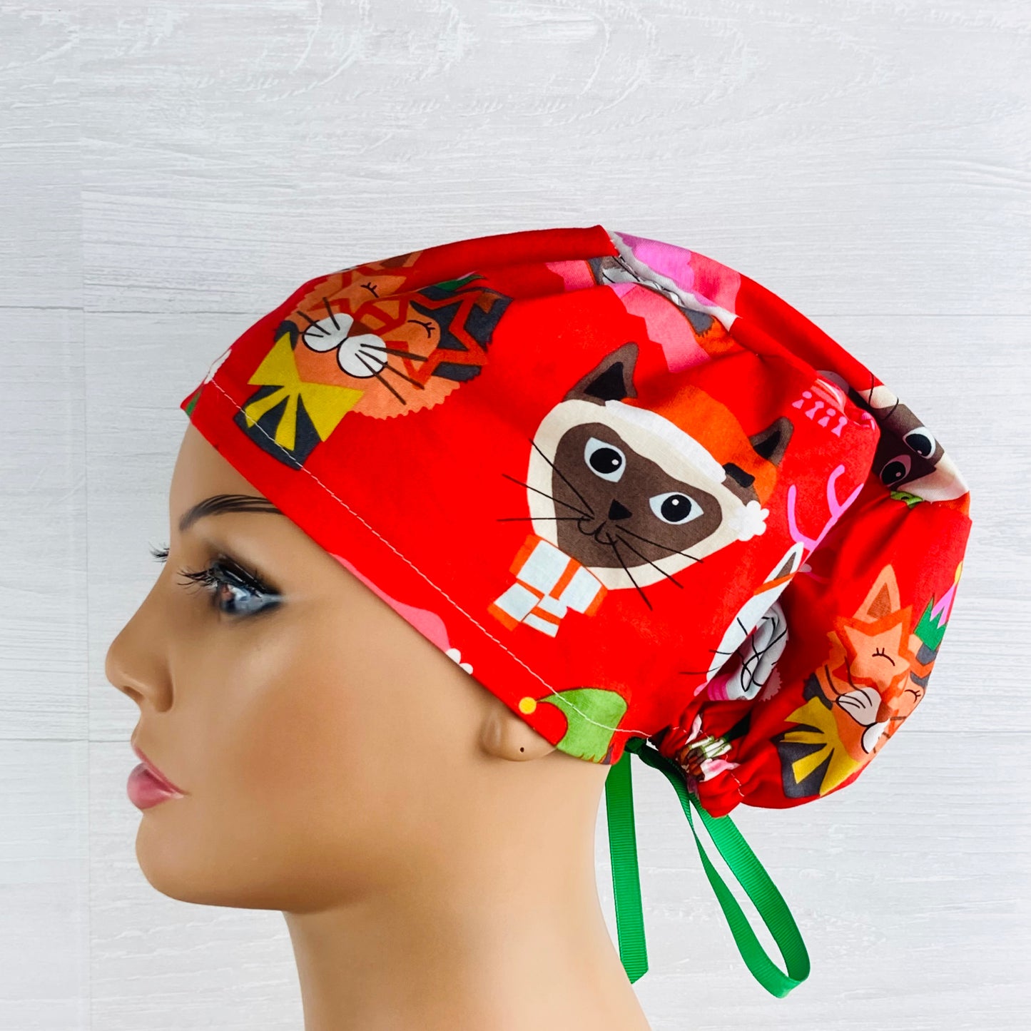 Christmas Cat Faces on Red Women's Tieback Hat